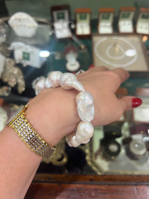 Baroque Pearl Bracelet in Yellow Gold