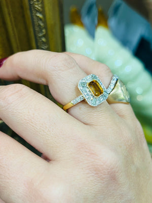 Australian Golden Sapphire and Diamond Ring in 18ct Yellow Gold