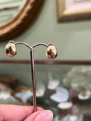 Clam Huggie Earrings in 9ct Yellow Gold SMALL