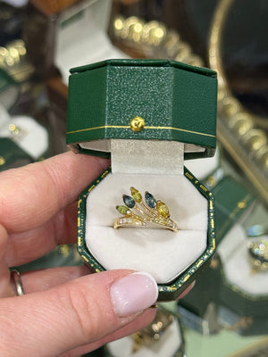 Australian Sapphire and Diamond Ring in 18ct Yellow Gold