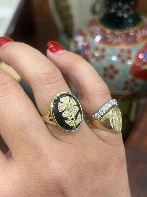 Onyx and Diamond Ring in 9ct Yellow Gold