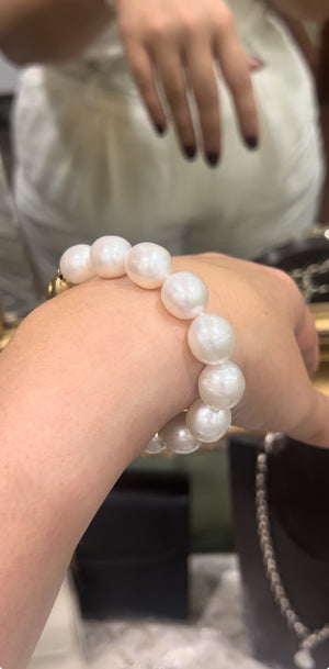 South Sea Pearl Bracelet in Yellow Gold