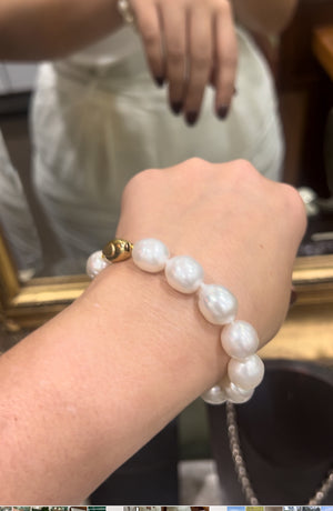 South Sea Pearl Bracelet in Yellow Gold