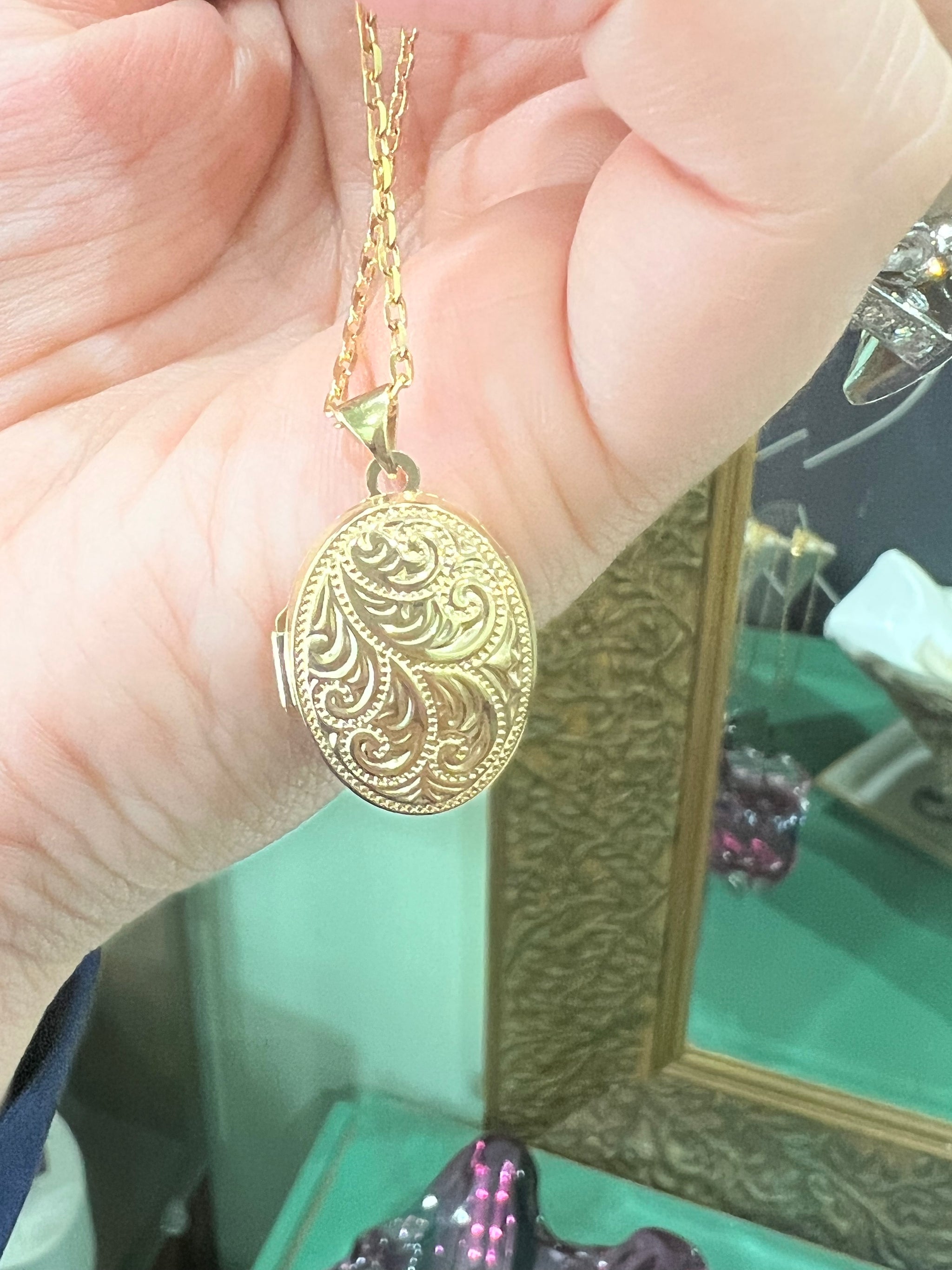 Ornate Gold Locket in 9ct Yellow Gold Warners Fine Jewellery