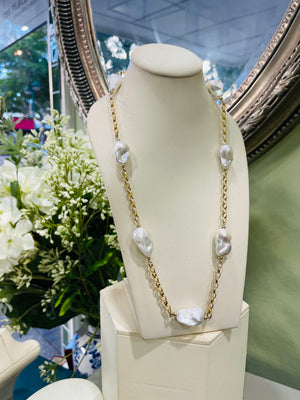 Baroque Pearl Necklace in 9ct yellow gold