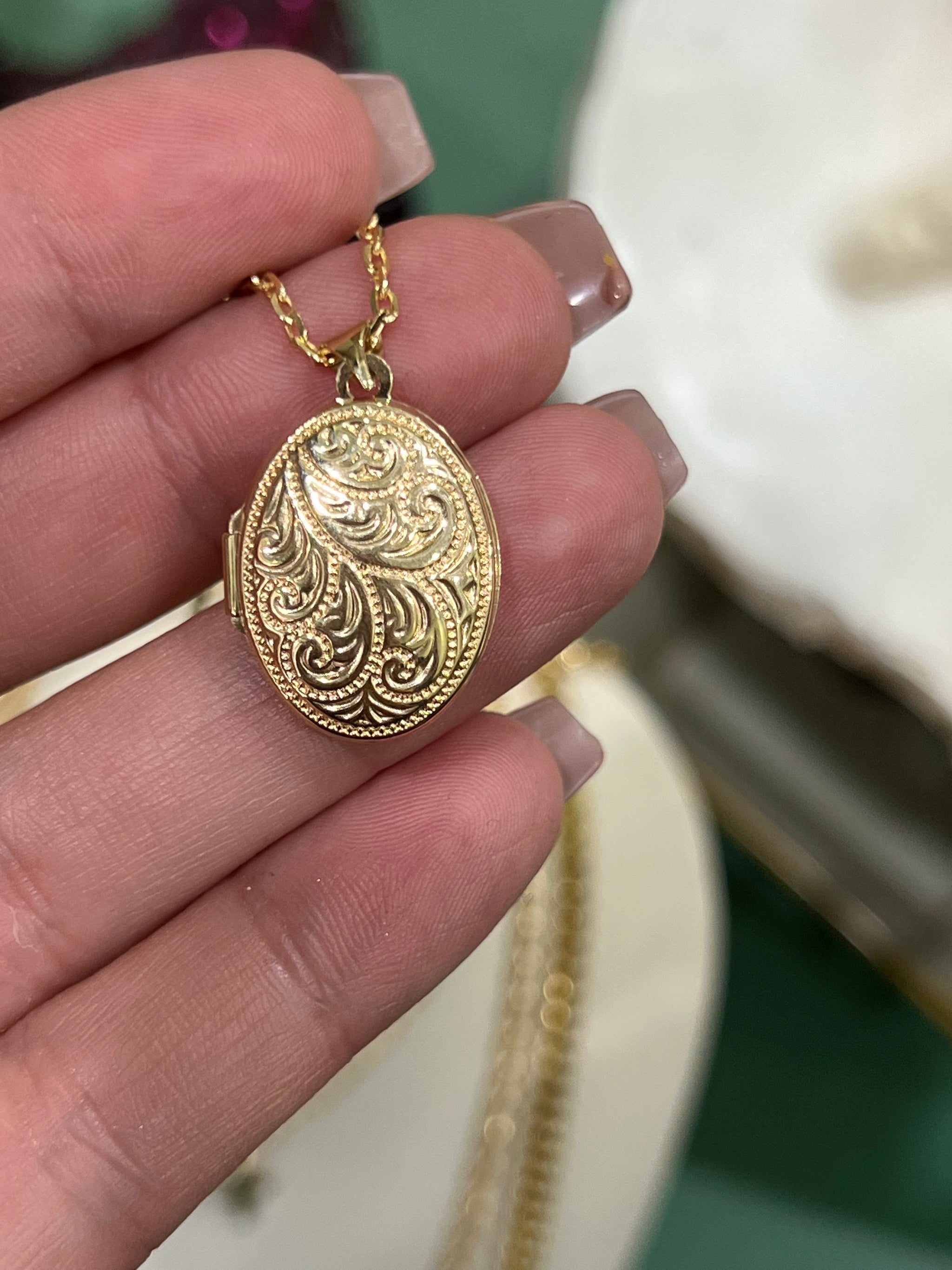 Large 2025 locket gold