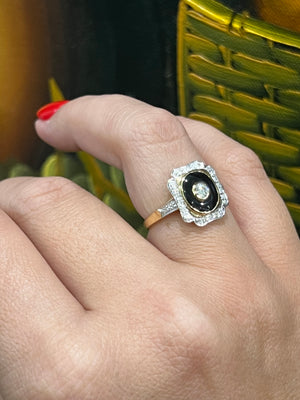 Onyx and Diamond Ring in 9ct Yellow Gold